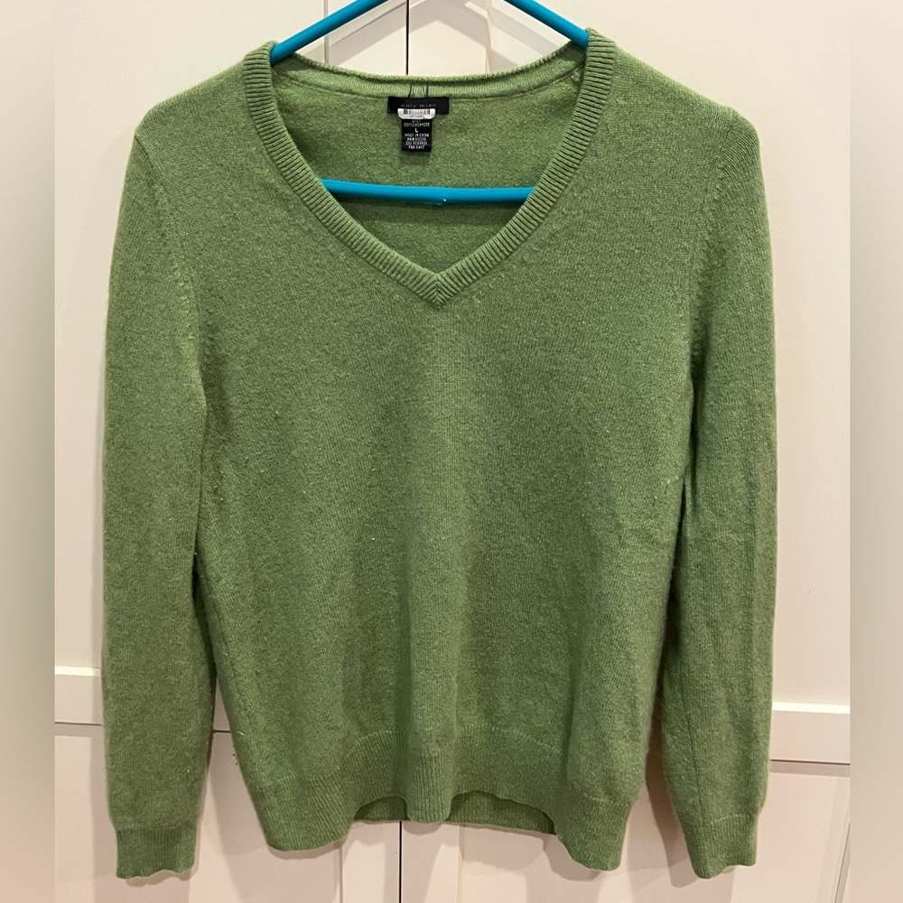 Women’s Green Cashmere V-Neck Sweater